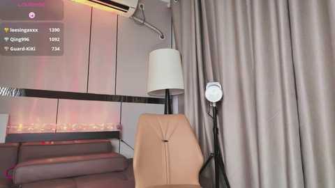 Media: kiki__2025 Stripchat 2025-06-06 16:38:00