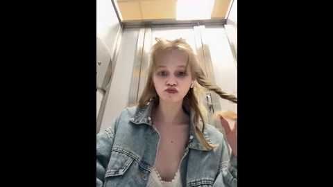 julie_bae @ stripchat on 20250607
