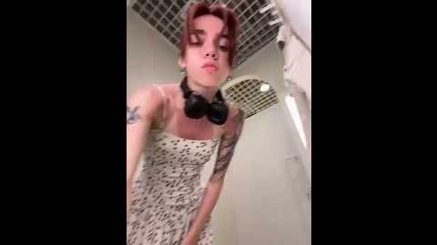 Media: lily__belle Stripchat 2025-06-07 15:30:00