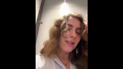 Media: mariid Stripchat 2025-06-07 07:22:00