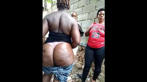 xtra_bootie @ stripchat on 20250607