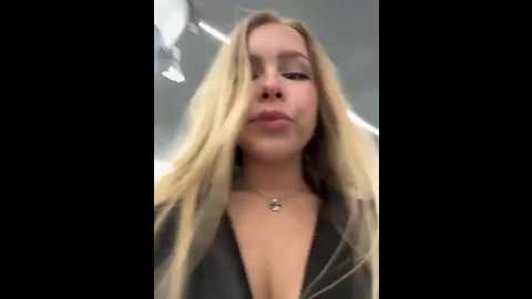 Media: liza_risky Stripchat 2025-06-08 08:41:00