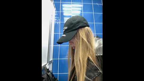 Media: liza_risky Stripchat 2025-06-08 10:59:00
