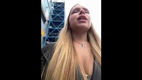 Media: liza_risky Stripchat 2025-06-08 11:06:00