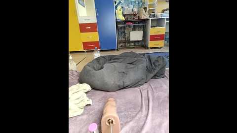 lola_hale @ stripchat on 20250608