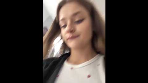 Media: mila___meow Stripchat 2025-06-08 14:40:00
