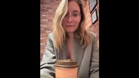 the_snowwhitee @ stripchat on 20250608