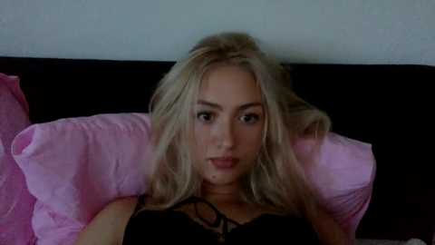 Media: kitty_swetty Stripchat 2025-06-10 20:15:00