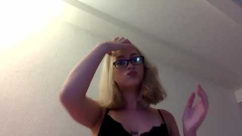 Media: kitty_swetty Stripchat 2025-06-10 20:26:00