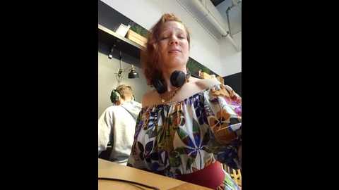 Media: exhibitionsplit Stripchat 2025-06-12 12:55:00