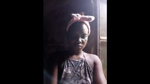 Media: holygrail001 Stripchat 2025-06-12 04:32:00