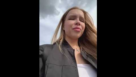 Media: liza_risky Stripchat 2025-06-12 13:24:00