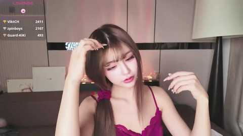 Media: kiki__2025 Stripchat 2025-06-13 17:56:00