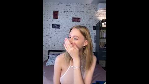 kiki_stacy @ stripchat on 20250613