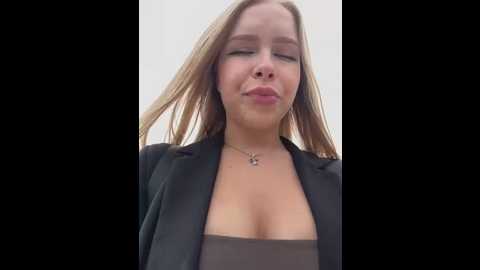 Media: liza_risky Stripchat 2025-06-13 10:33:00