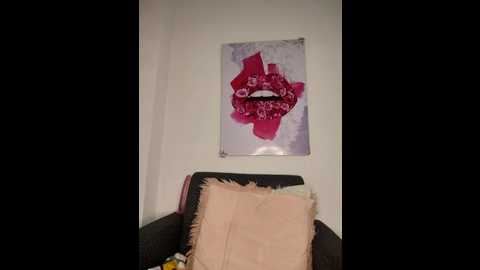 Media: hanaa_18 Stripchat 2025-06-14 03:50:00