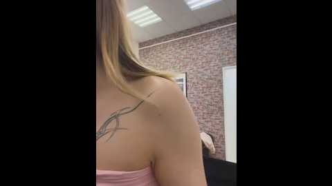 Media: kiramyers Stripchat 2025-06-14 04:20:00