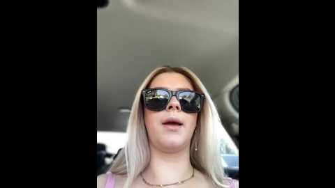 Media: love_bri Stripchat 2025-06-14 10:51:00