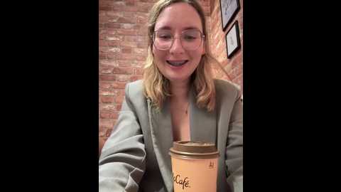 the_snowwhitee @ stripchat on 20250614