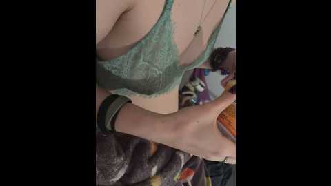 Media: heycutie18 Stripchat 2025-06-15 19:21:00