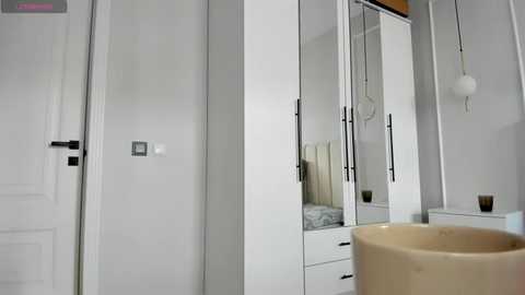 la_kivi @ stripchat on 20250615