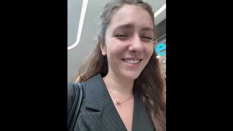 Media: mariid Stripchat 2025-06-15 09:58:00