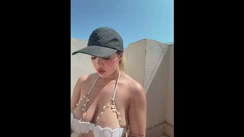 Media: alirawrz Stripchat 2025-06-16 13:17:00