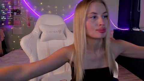 Media: anitalamb Stripchat 2025-06-16 09:12:00