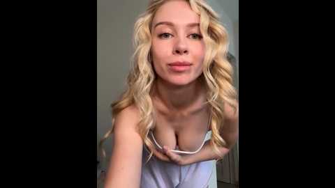aleksa_qt @ stripchat on 20250617