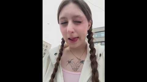Media: cuteperseon Stripchat 2025-06-17 15:16:00