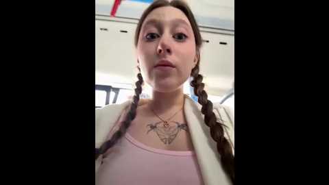 Media: cuteperseon Stripchat 2025-06-17 15:34:00