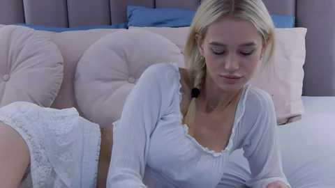 Media: kristinadane Stripchat 2025-06-17 04:32:00