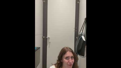 Media: mariid Stripchat 2025-06-18 09:35:00