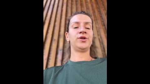 Media: evvamur Stripchat 2025-06-19 02:27:00