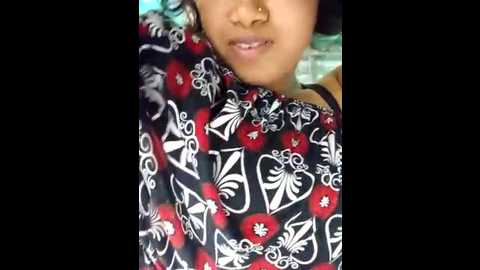 Media: hotbaby_5 Stripchat 2025-06-19 06:16:00
