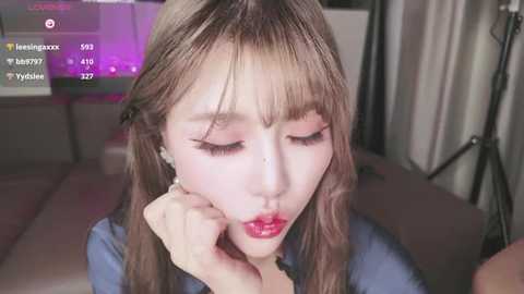 Media: kiki__2025 Stripchat 2025-06-19 16:35:00