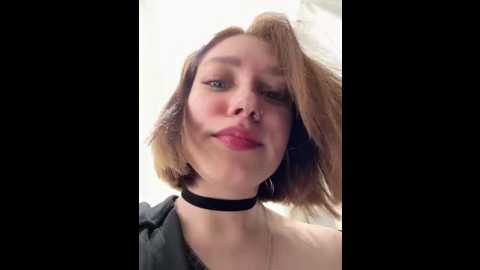 Media: lucy_joy Stripchat 2025-06-19 12:14:00
