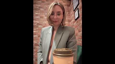 the_snowwhitee @ stripchat on 20250619
