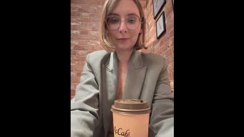 the_snowwhitee @ stripchat on 20250619
