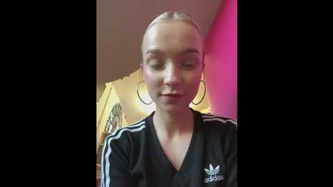 Media: baby_tiny Stripchat 2025-06-20 15:02:00