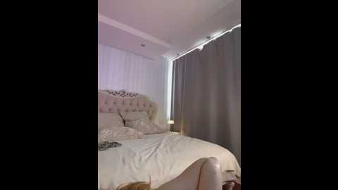 bella_suns @ stripchat on 20250620