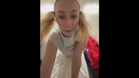 Media: lia__love Stripchat 2025-06-20 13:44:00