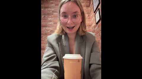 the_snowwhitee @ stripchat on 20250620