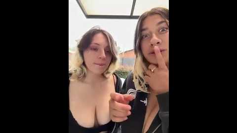 Media: enyeld_ruru Stripchat 2025-06-21 16:50:00
