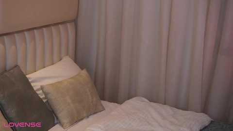 little_lolla18 @ stripchat on 20250621