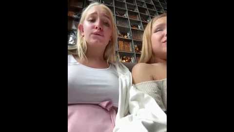 Media: liza_risky Stripchat 2025-06-21 12:05:00