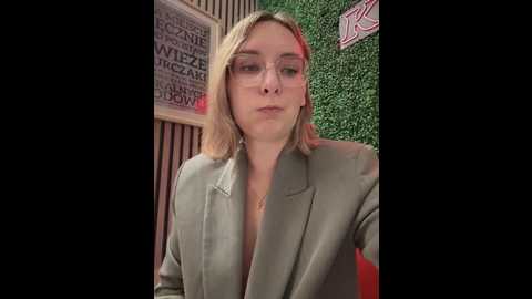 the_snowwhitee @ stripchat on 20250621