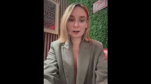 the_snowwhitee @ stripchat on 20250621