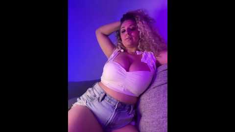 miamellycious @ stripchat on 20250623