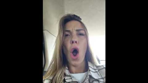 Media: anna_nights Stripchat 2025-06-24 05:48:00